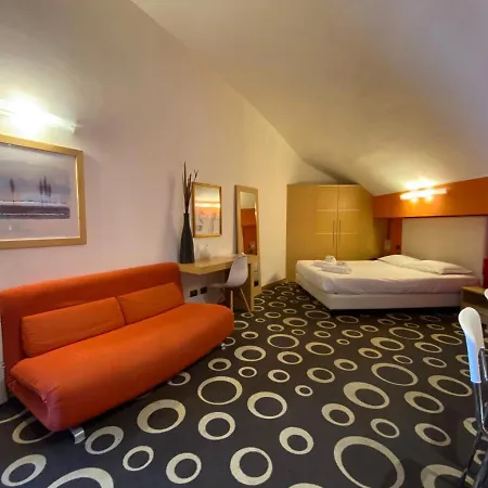 Hotel Ih Select