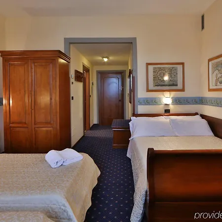 Ih Select Hotel 3*