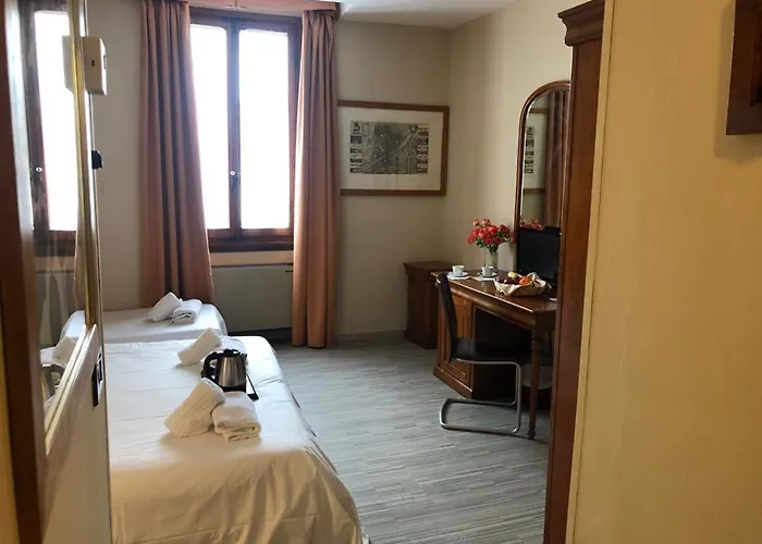 Ih Select Hotel 3*